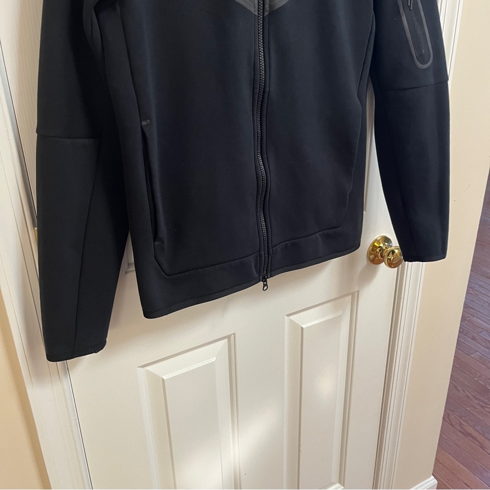 Nike Men's Tech Fleece Black Performance Jacket. Small. - Picture 3 of 8